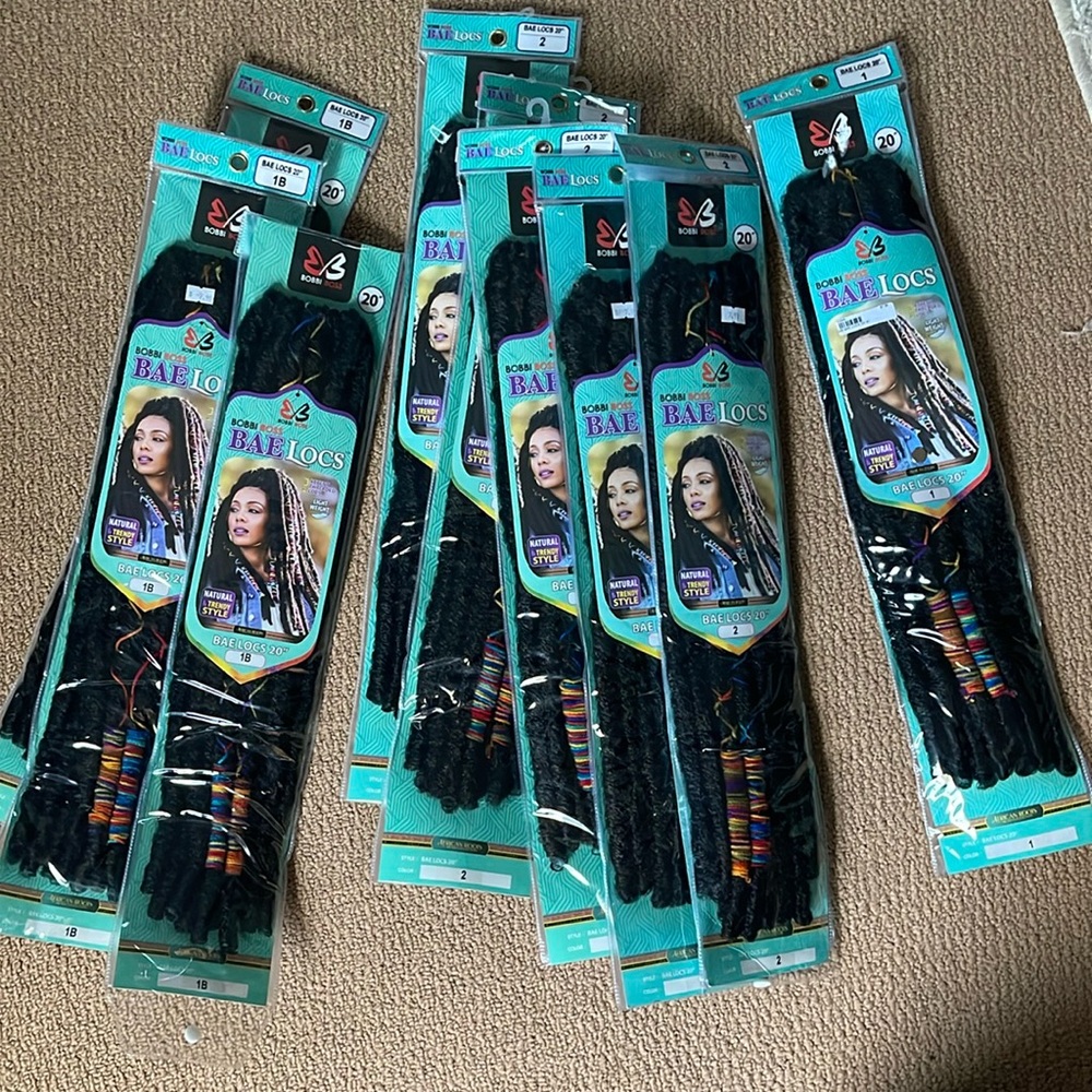 9 packs of loc crochet hair. 3”1B”, 5 “2” and one pack of “1”